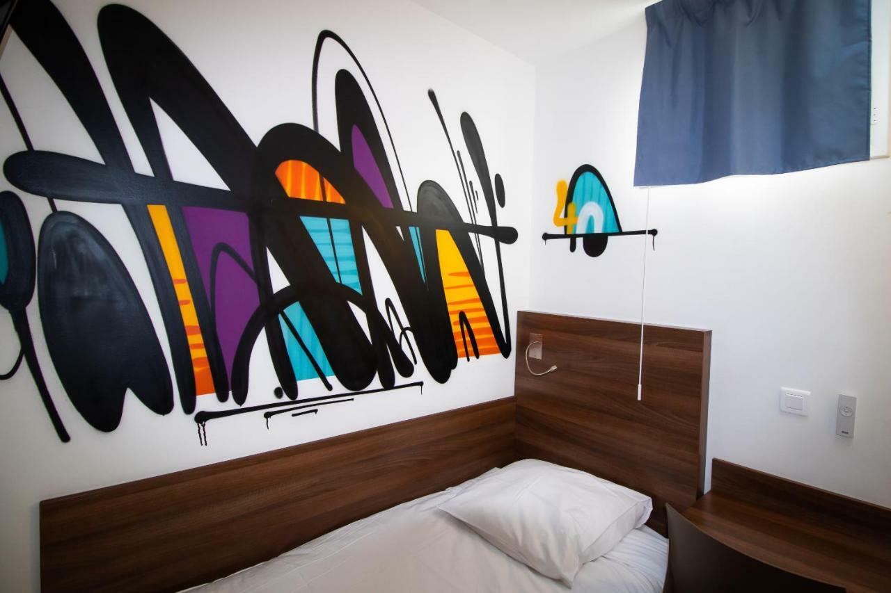 Hotel Le Pastel Тулуза Екстериор снимка